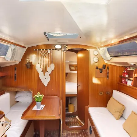 Happy Sailor Viana do Castelo