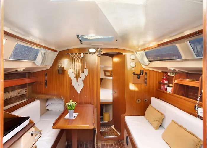 Happy Sailor ויאנה דו קסטלו