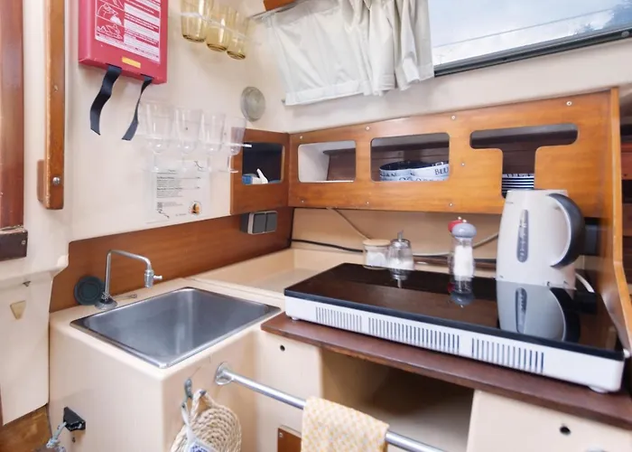 ספינת מלון Happy Sailor ויאנה דו קסטלו