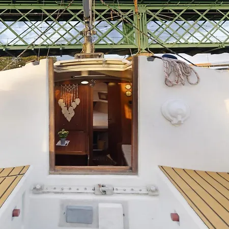 Botel Happy Sailor *