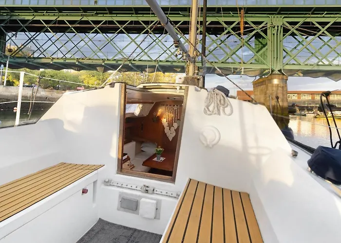 Botel Happy Sailor *